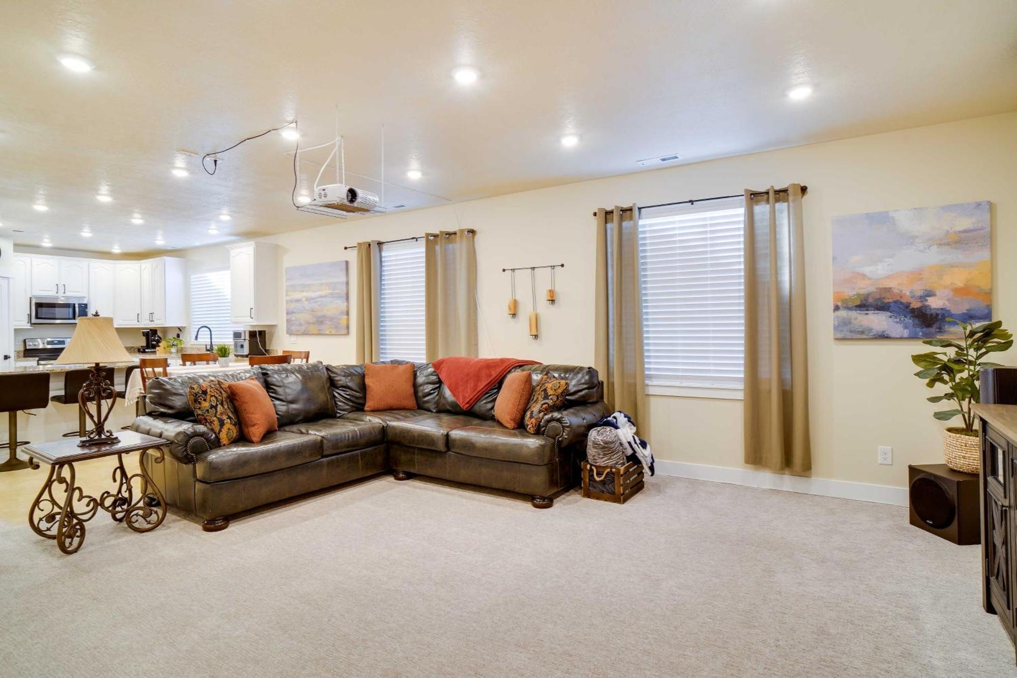 Contemporary Home With Grill Near Utah Lake! Saratoga Springs Bagian luar foto